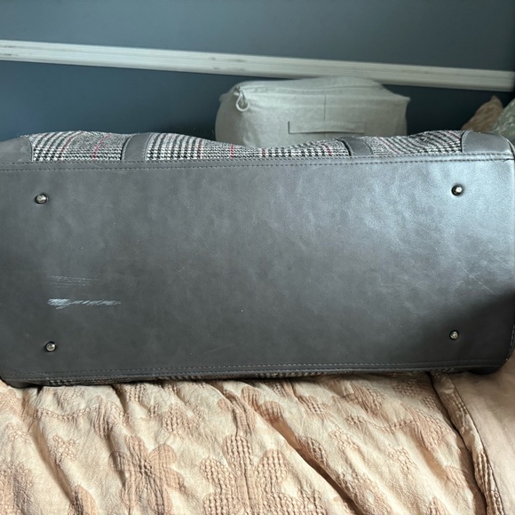 Adrienne Vittadini Duffle Bag - Picture 3 of 8